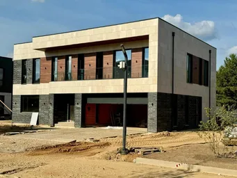 Продажа коттеджа 350 м², 4 спальни #1