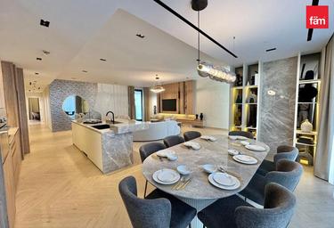 3-BD Apartment Sale, 1,000 sq. ft., Building 13B, City Walk, Dubai, UAE #2