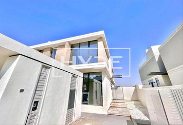4-BD House Sale, 3,365 sq. ft., Club Villas at Dubai Hills, Dubai Hills Estate, Dubai, UAE #1 4-BD House Sale, 3,365 sq. ft., Club Villas at Dubai Hills, Dubai Hills Estate, Dubai, UAE #1