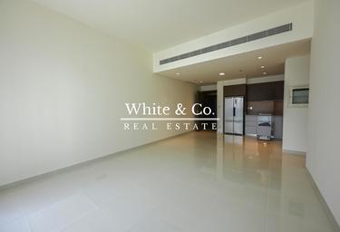2-BD Apartment Sale, 1,000 sq. ft., Grand Bleu Tower 1, EMAAR Beachfront, Dubai Harbour, Dubai, UAE #4