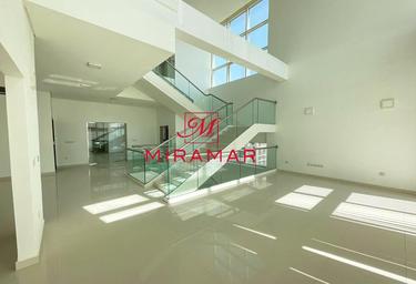 5-BD Apartment Sale, 1,000 sq. ft., Burooj Views, Marina Square, Al Reem Island, Abu Dhabi, UAE #3