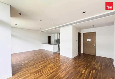 2-BD Apartment Sale, 1,000 sq. ft., Building 16, City Walk, Dubai, UAE #2