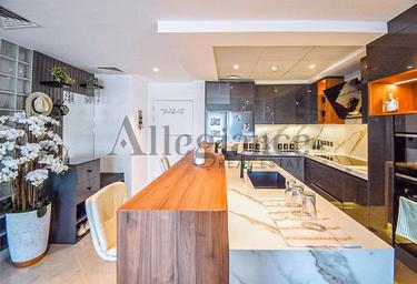 3-BD Apartment Sale, 1,000 sq. ft., The Views 1, The Views, Dubai, UAE #4
