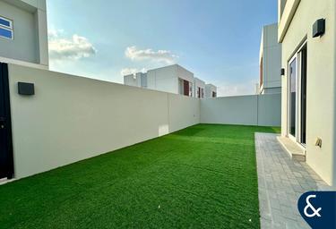 4-BD Townhouse Sale, 2,213 sq. ft. at La Tilia at Villanova 2, Villanova, Dubai Land, Dubai, UAE #2 4-BD Townhouse Sale, 2,213 sq. ft. at La Tilia at Villanova 2, Villanova, Dubai Land, Dubai, UAE #2