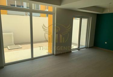3-BD Townhouse Sale, 1,208 sq. ft., Aquilegia, Damac Hills 2, Dubai, UAE #4