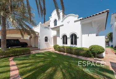 4-BD House Sale, 5,000 sq. ft., Garden Homes Frond C, Garden Homes, Palm Jumeirah, Dubai, UAE #1 4-BD House Sale, 5,000 sq. ft., Garden Homes Frond C, Garden Homes, Palm Jumeirah, Dubai, UAE #1