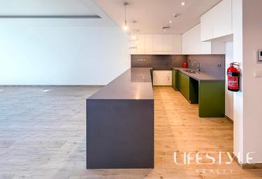 2-BD Apartment Sale, 1,000 sq. ft., Central Park Building 1, Central Park at City Walk, City Walk, Dubai, UAE #2