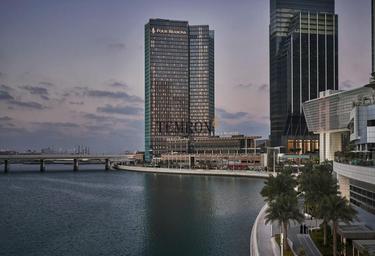 3-BD Apartment Sale, 1,000 sq. ft., Four Seasons Private Residences, Al Maryah Island, Abu Dhabi, UAE #1