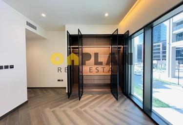 3-BD Apartment Sale, 1,000 sq. ft. at Peninsula Five, Peninsula Five, Peninsula, Business Bay, Dubai, UAE #1