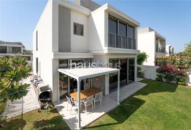 Продажа коттеджа 3 400 фут², 3 спальни, Sidra Villas III, Sidra Villas, Dubai Hills Estate, Dubai, UAE #1 Продажа коттеджа 3 400 фут², 3 спальни, Sidra Villas III, Sidra Villas, Dubai Hills Estate, Dubai, UAE #1