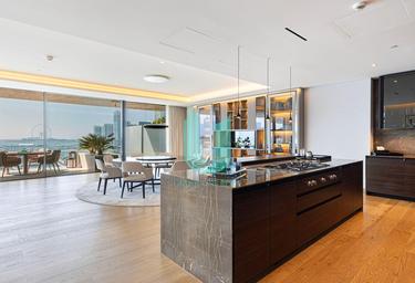 3-BD Apartment Sale, 1,000 sq. ft., One at Palm Jumeirah, Palm Jumeirah, Dubai, UAE #1 3-BD Apartment Sale, 1,000 sq. ft., One at Palm Jumeirah, Palm Jumeirah, Dubai, UAE #1