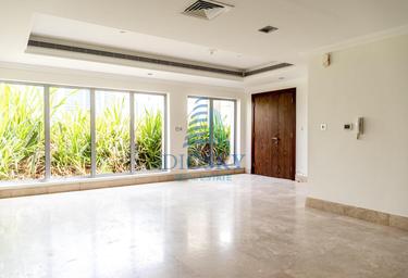 2-BD Apartment Sale, 1,000 sq. ft., Plaza Boutique 15, Executive Towers, Business Bay, Dubai, UAE #1