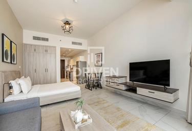 Apartment Sale, 541 sq. ft., Millennium Binghatti Residences, Business Bay, Dubai, UAE #3
