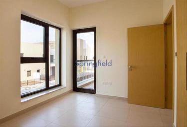 3-BD Apartment Sale, 1,000 sq. ft., Souk Al Warsan, International City, Dubai, UAE #3