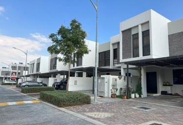 3-BD Apartment Sale, 1,000 sq. ft., Aurum Villas, Claret, Damac Hills 2, Dubai, UAE #3 3-BD Apartment Sale, 1,000 sq. ft., Aurum Villas, Claret, Damac Hills 2, Dubai, UAE #3