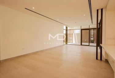 3-BD Townhouse Sale, 2,443 sq. ft., Nad Al Dhabi, Al Jubail Island, Abu Dhabi, UAE #4