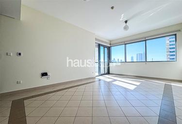 1-BD Apartment Sale, 962 sq. ft., Golf Tower 3, Golf Towers, The Views, Dubai, UAE #2