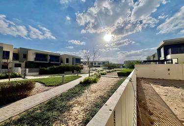 4-BD Townhouse Sale, 2,462 sq. ft., Maple 2, Maple at Dubai Hills Estate, Dubai Hills Estate, Dubai, UAE #2 4-BD Townhouse Sale, 2,462 sq. ft., Maple 2, Maple at Dubai Hills Estate, Dubai Hills Estate, Dubai, UAE #2