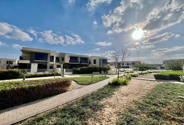 4-BD Townhouse Sale, 2,462 sq. ft., Maple 2, Maple at Dubai Hills Estate, Dubai Hills Estate, Dubai, UAE #3 4-BD Townhouse Sale, 2,462 sq. ft., Maple 2, Maple at Dubai Hills Estate, Dubai Hills Estate, Dubai, UAE #3