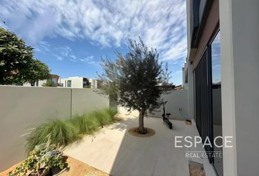 4-BD Townhouse Sale, 2,616 sq. ft., Dubailand Oasis, Dubai Land, Dubai, UAE #1 4-BD Townhouse Sale, 2,616 sq. ft., Dubailand Oasis, Dubai Land, Dubai, UAE #1