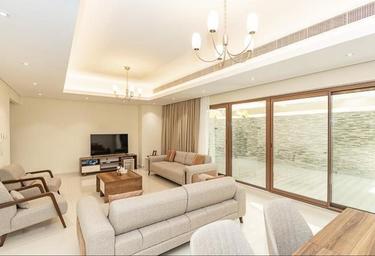 4-BD Townhouse Sale, 2,347 sq. ft., Grand Views, Meydan Gated Community, Meydan, Dubai, UAE #2 4-BD Townhouse Sale, 2,347 sq. ft., Grand Views, Meydan Gated Community, Meydan, Dubai, UAE #2