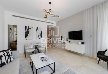2-BD Apartment Sale, 1,000 sq. ft., Bay Square Building 7, Bay Square, Business Bay, Dubai, UAE #1