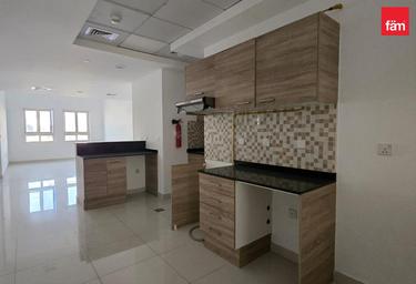 1-BD Apartment Sale, 949 sq. ft., Arabian, Canal Residence, Dubai Sports City, Dubai, UAE #3
