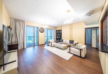 2-BD Apartment Sale, 1,000 sq. ft., Golf Tower 1, Golf Towers, The Views, Dubai, UAE #2