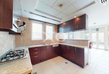 3-BD House Sale, 3,060 sq. ft., Regional, Jumeirah Park, Dubai, UAE #4