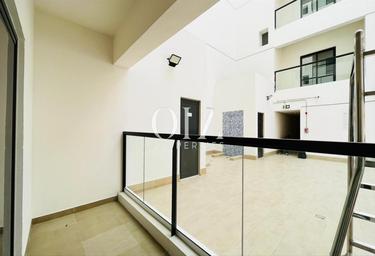 2-BD Apartment Sale, 922 sq. ft. at The Gate Masdar City, The Gate, Masdar City, Abu Dhabi, UAE #4