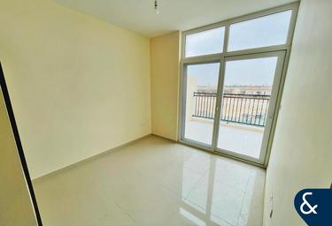 3-BD House Sale, 1,700 sq. ft., Victoria, Damac Hills 2, Dubai, UAE #4