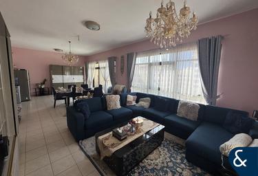 3-BD Apartment Sale, 1,000 sq. ft., Al Ghaf 4, Al Ghaf, Greens, Dubai, UAE #2