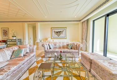 2-BD Apartment Sale, 1,000 sq. ft., Palazzo Versace, Culture Village, Dubai, UAE #4