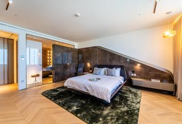 4-BD Apartment Sale, 1,000 sq. ft. at Iconic Residences, Iconic, Dubai Internet City, Dubai, UAE #2 4-BD Apartment Sale, 1,000 sq. ft. at Iconic Residences, Iconic, Dubai Internet City, Dubai, UAE #2