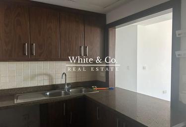 2-BD Apartment Sale, 1,000 sq. ft., Executive Tower J, Executive Towers, Business Bay, Dubai, UAE #3