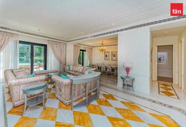 4-BD Apartment Sale, 1,000 sq. ft., Palazzo Versace, Culture Village, Dubai, UAE #4