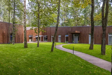 Продажа коттеджа 550 м², 5 спален #1