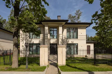 Продажа коттеджа 440 м², 5 спален #1