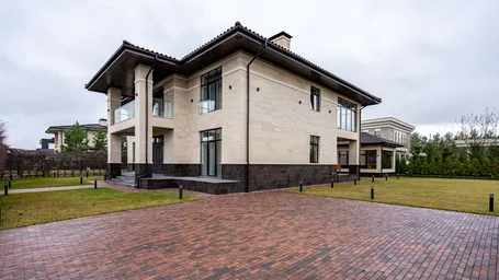 Продажа коттеджа 520 м², 6 спален в КП «Ренессанс Парк», деревня Чесноково, городской округ Истра, Московская область, Россия #2 Продажа коттеджа 520 м², 6 спален в КП «Ренессанс Парк», деревня Чесноково, городской округ Истра, Московская область, Россия #2